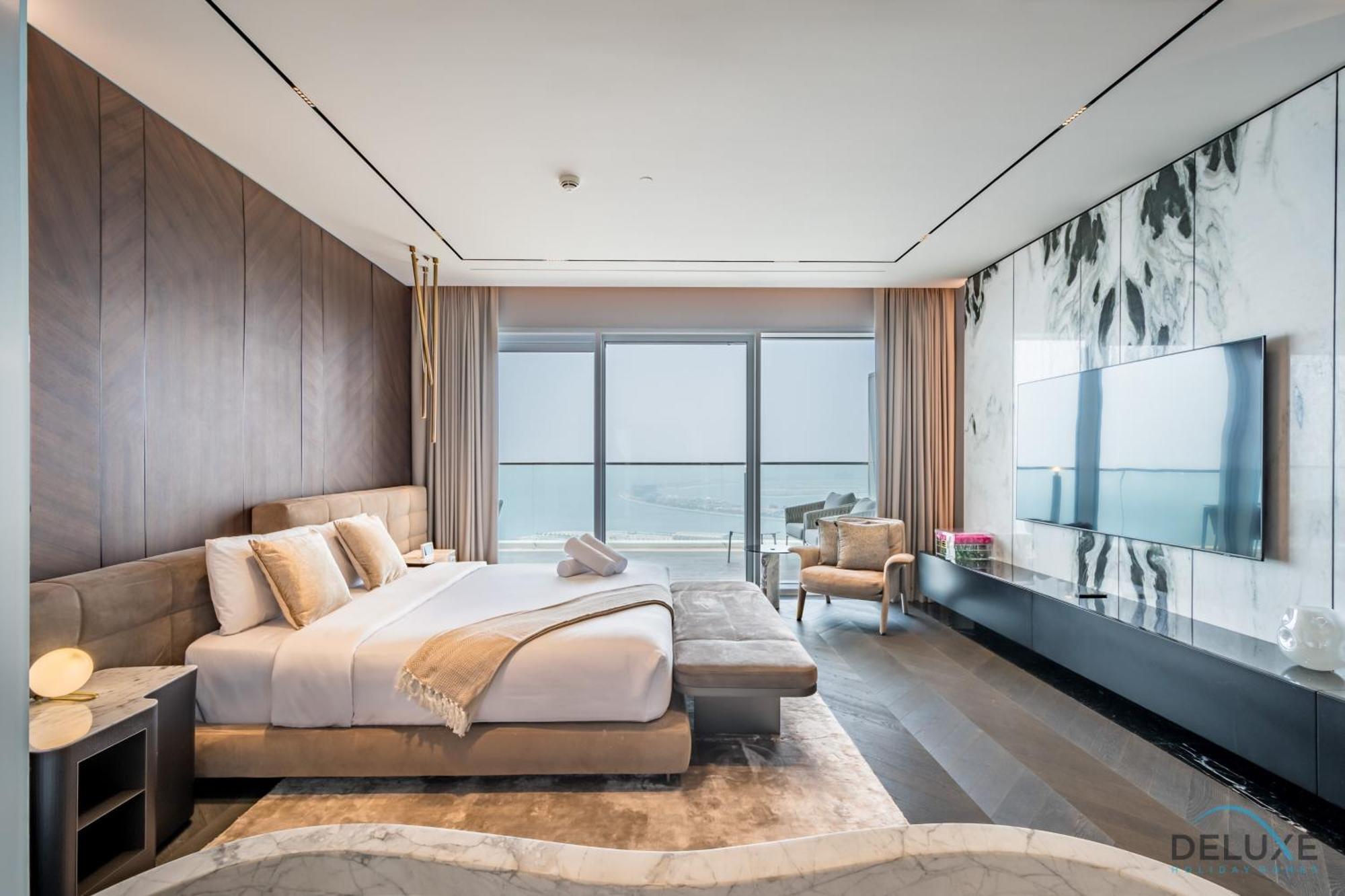 Picturesque 3br With Assistant In The One Jbr By Deluxe Homes
