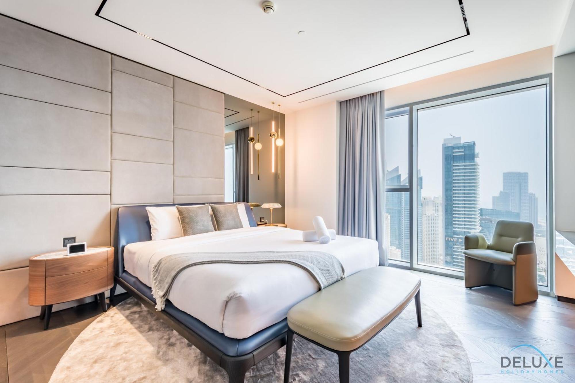 Apartment Picturesque 3br With Assistant In The One Jbr By Deluxe Homes *