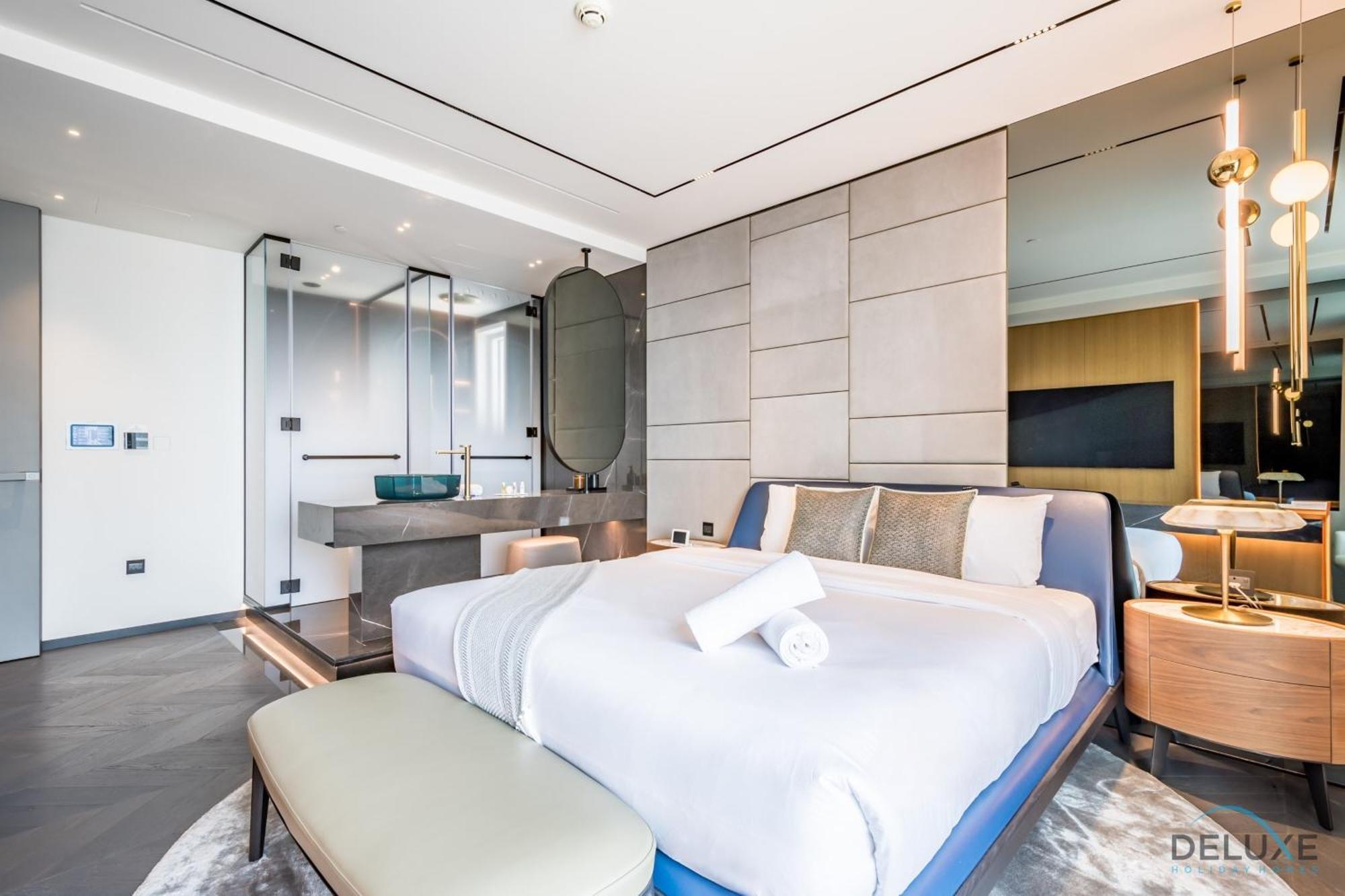 Picturesque 3br With Assistant In The One Jbr By Deluxe Homes Dubai