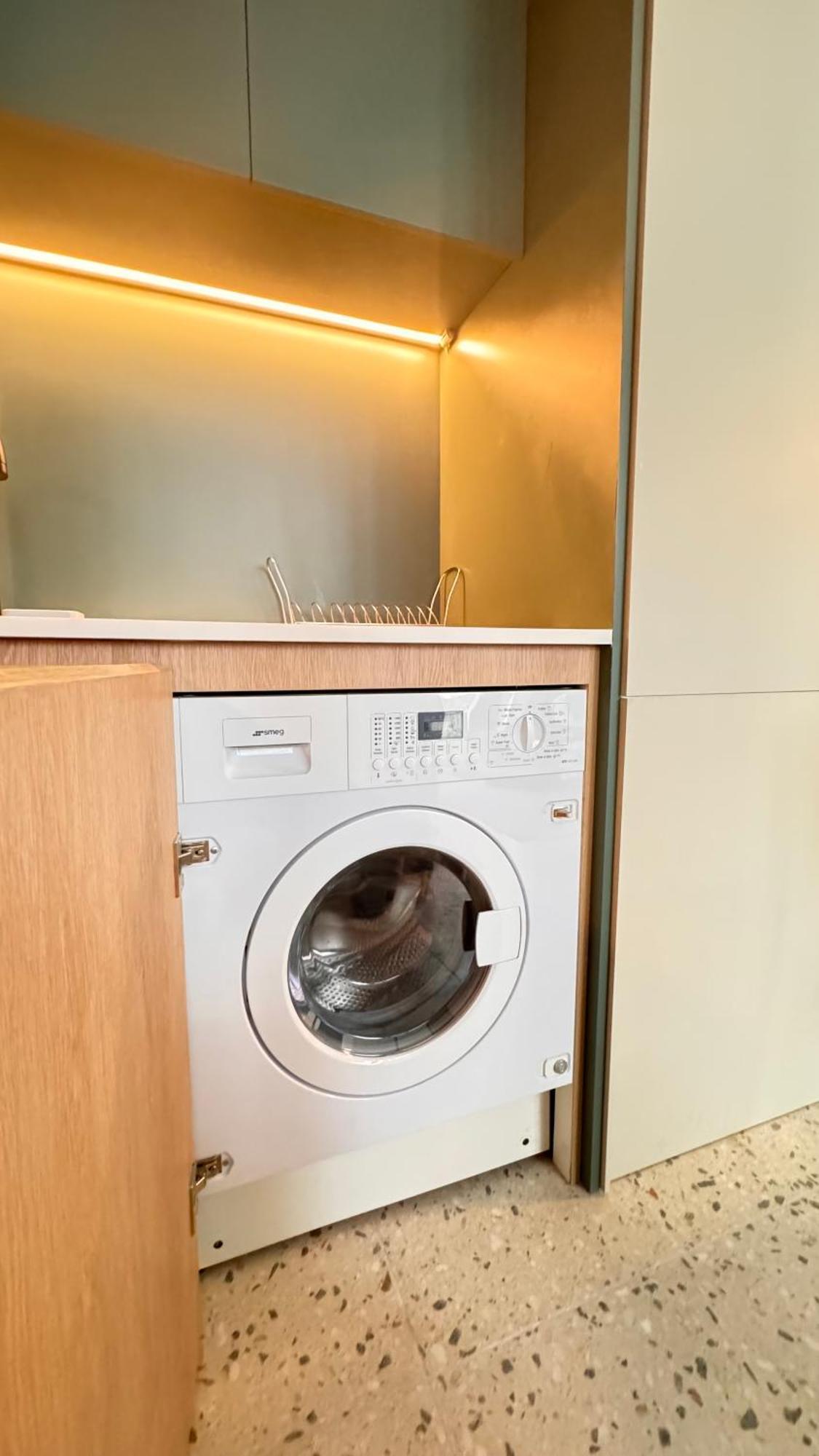 Apartment Stylish In The Center!10 Minutes To Mall And World Trade Center *