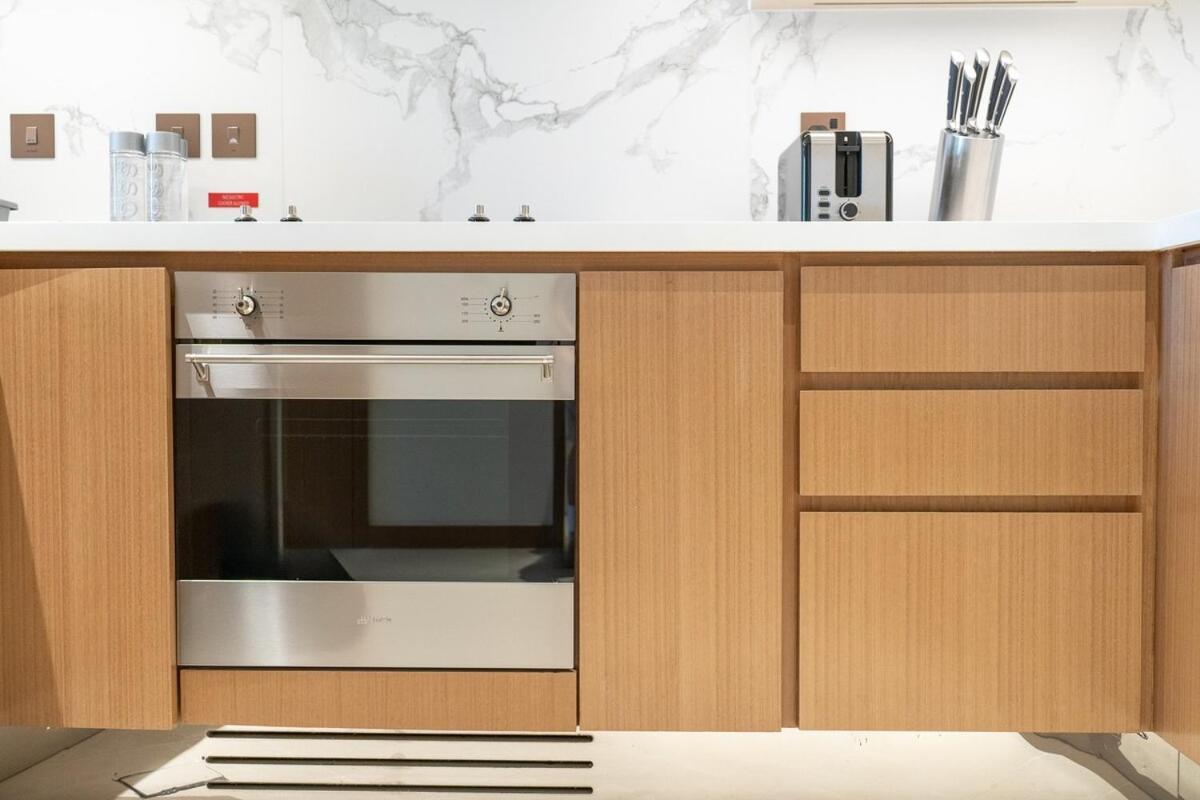 Apartment Chic For 4 With Burj Khalifa Views *