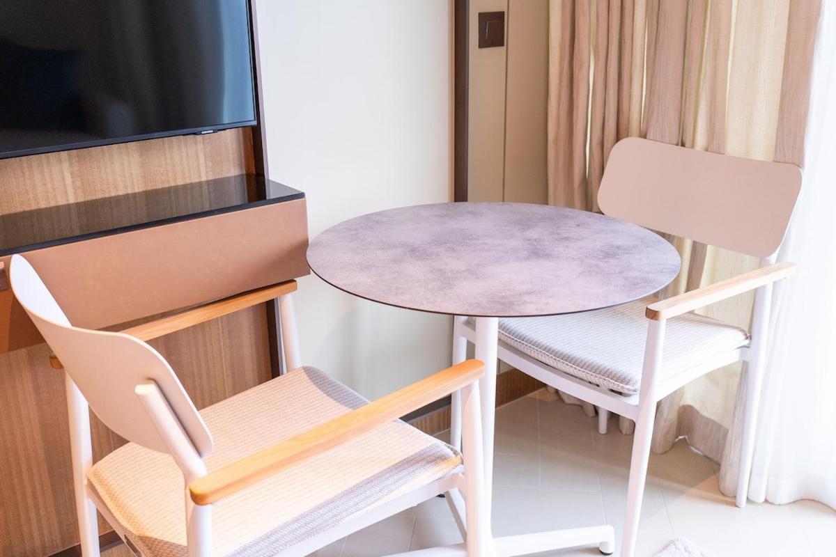 Chic For 4 With Burj Khalifa Views Apartment *