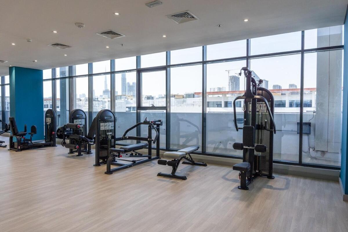 Elegant 1-bedroom Perfect For 4 At Azizi Riviera In Meydan One *