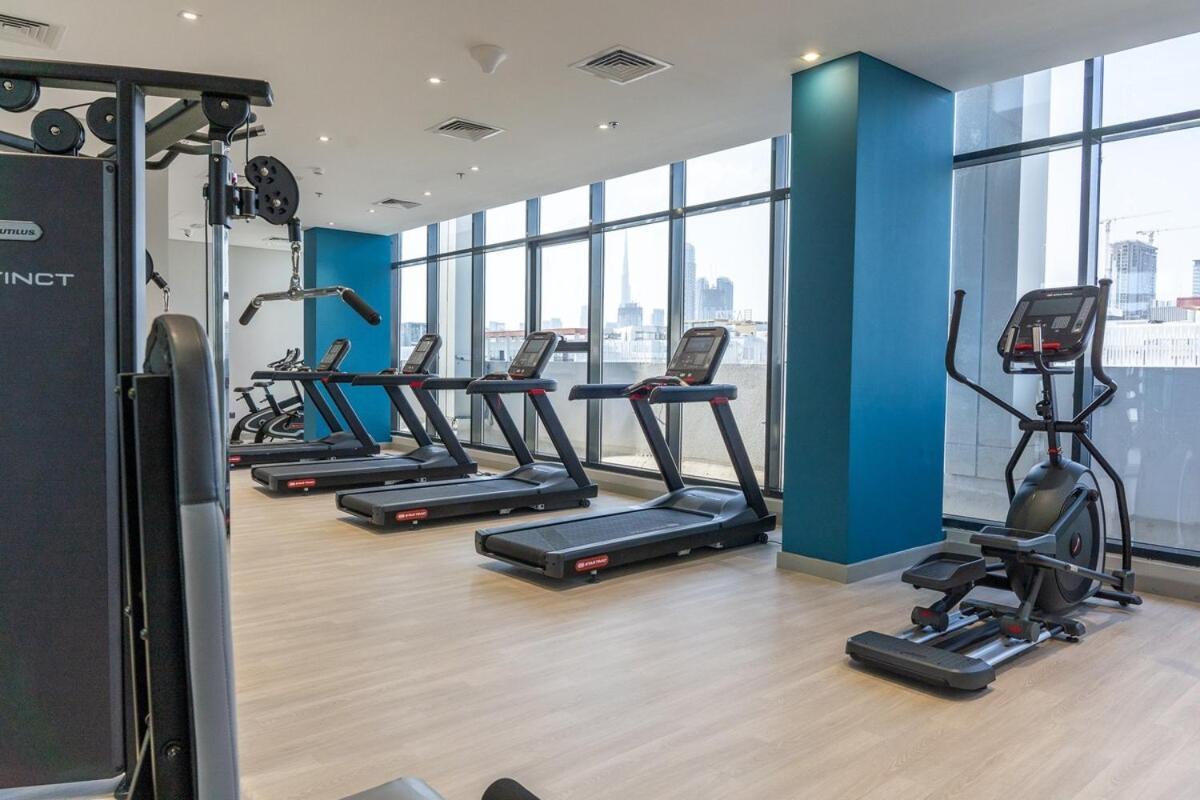 Elegant 1-bedroom Perfect For 4 At Azizi Riviera In Meydan One