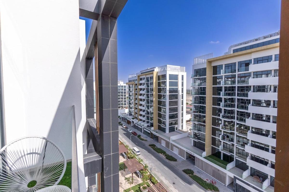 Apartment Elegant 1-bedroom Perfect For 4 At Azizi Riviera In Meydan One *