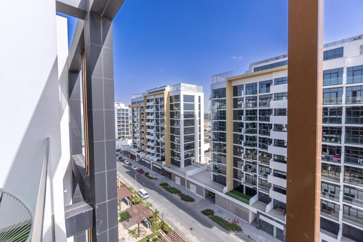 Apartment Elegant 1-bedroom Perfect For 4 At Azizi Riviera In Meydan One Dubai