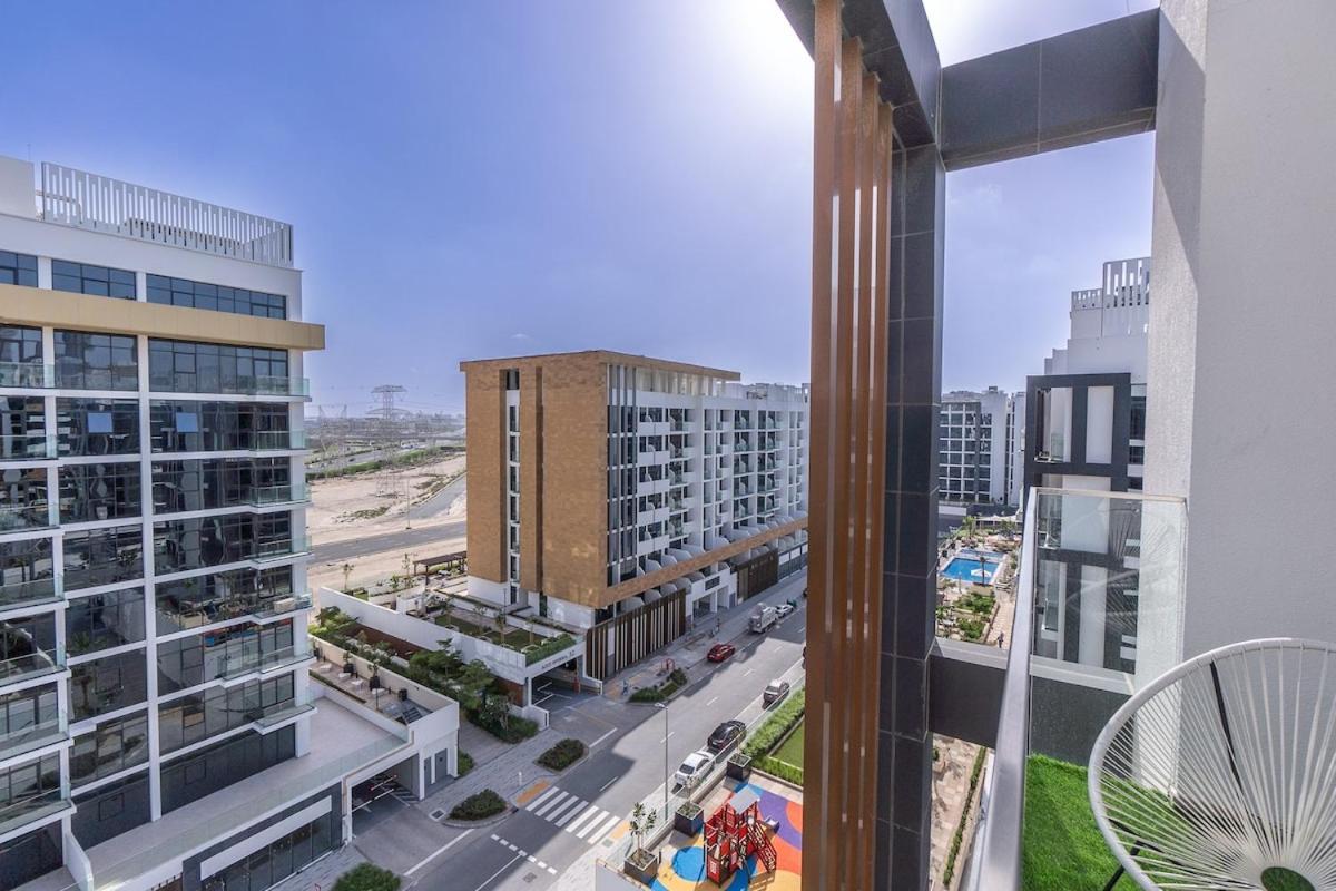 Elegant 1-bedroom Perfect For 4 At Azizi Riviera In Meydan One Apartment