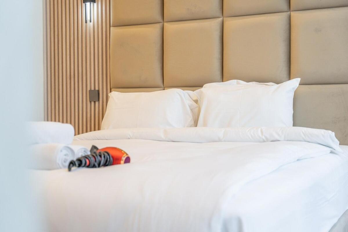 Apartment Elegant 1-bedroom Perfect For 4 At Azizi Riviera In Meydan One *