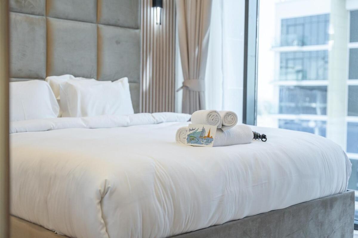 Elegant 1-bedroom Perfect For 4 At Azizi Riviera In Meydan One Apartment