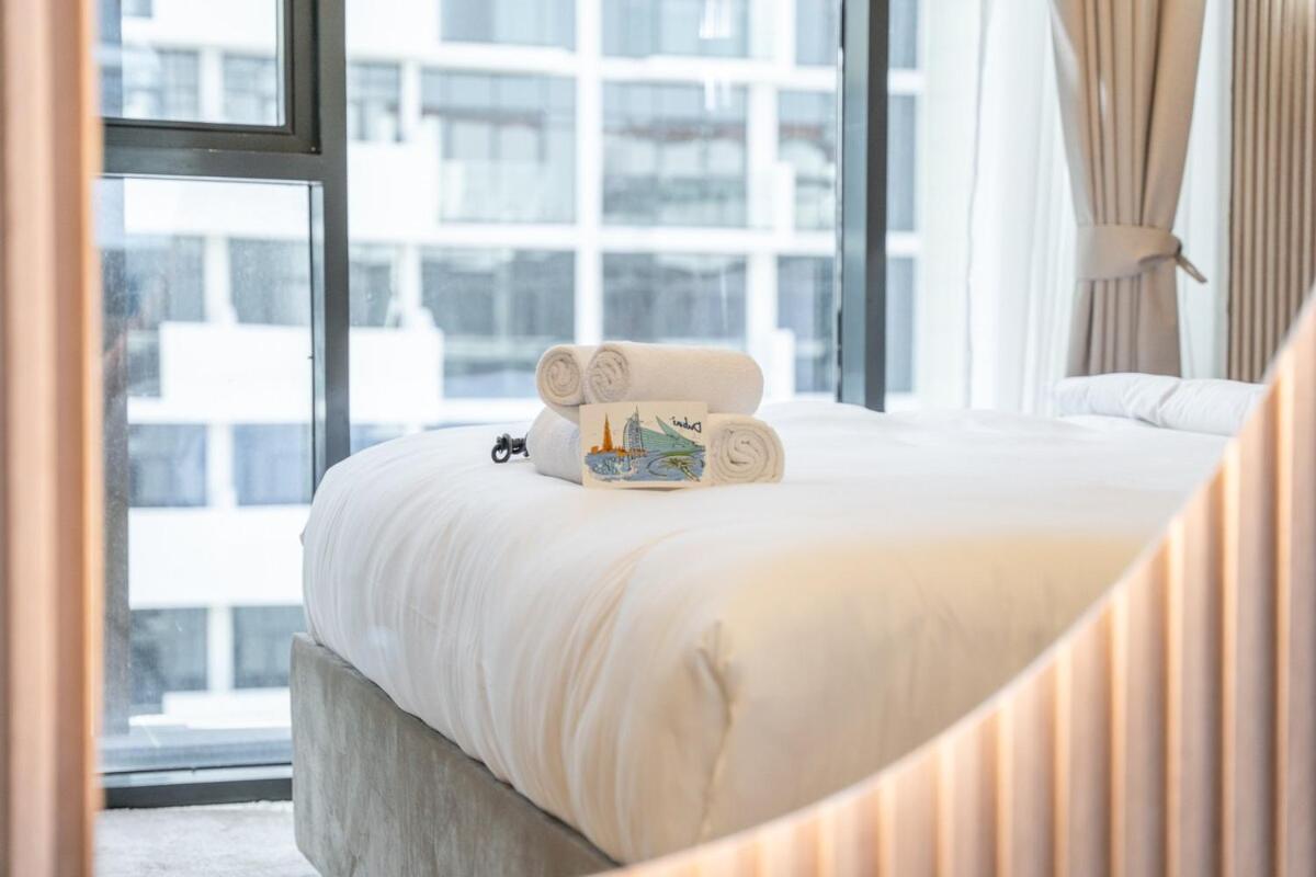 Elegant 1-bedroom Perfect For 4 At Azizi Riviera In Meydan One *