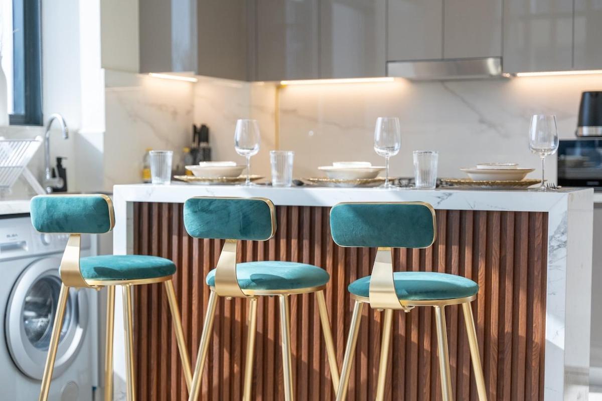 Elegant 1-bedroom Perfect For 4 At Azizi Riviera In Meydan One Dubai