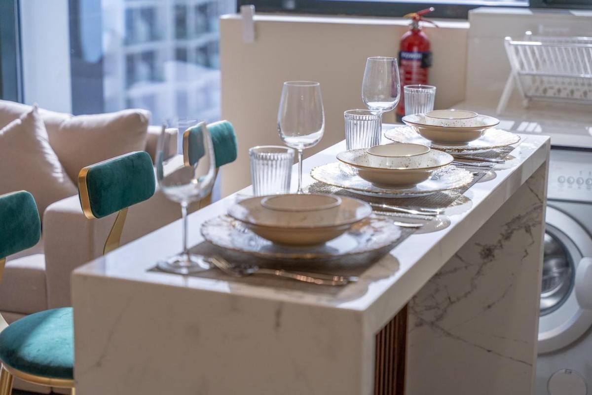 Elegant 1-bedroom Perfect For 4 At Azizi Riviera In Meydan One Apartment Dubai