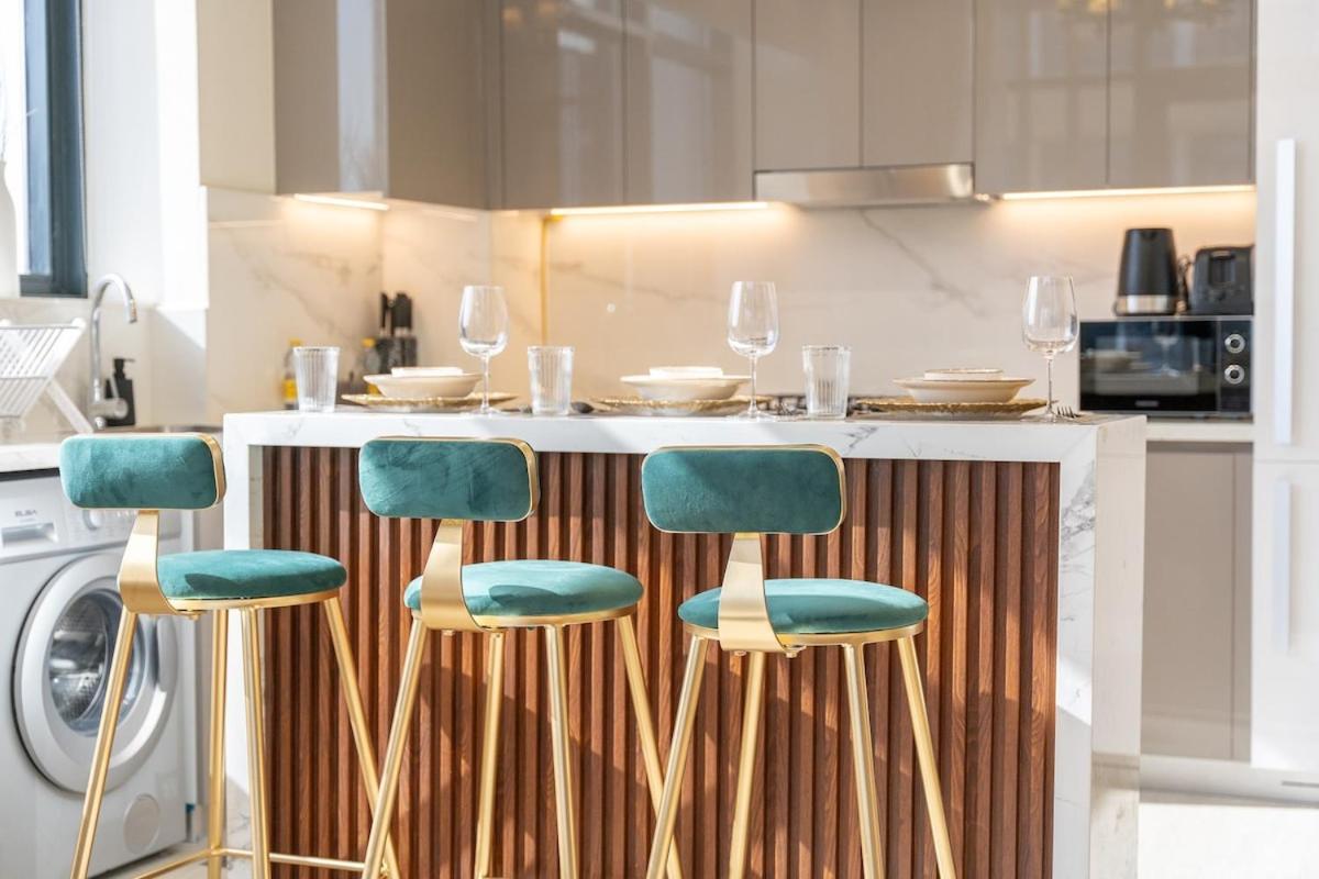 Elegant 1-bedroom Perfect For 4 At Azizi Riviera In Meydan One *