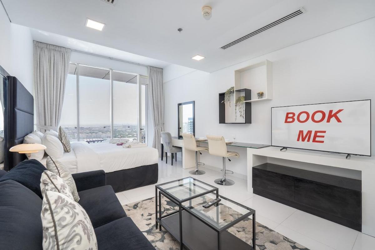 Phenomenal Flat In Sports City *