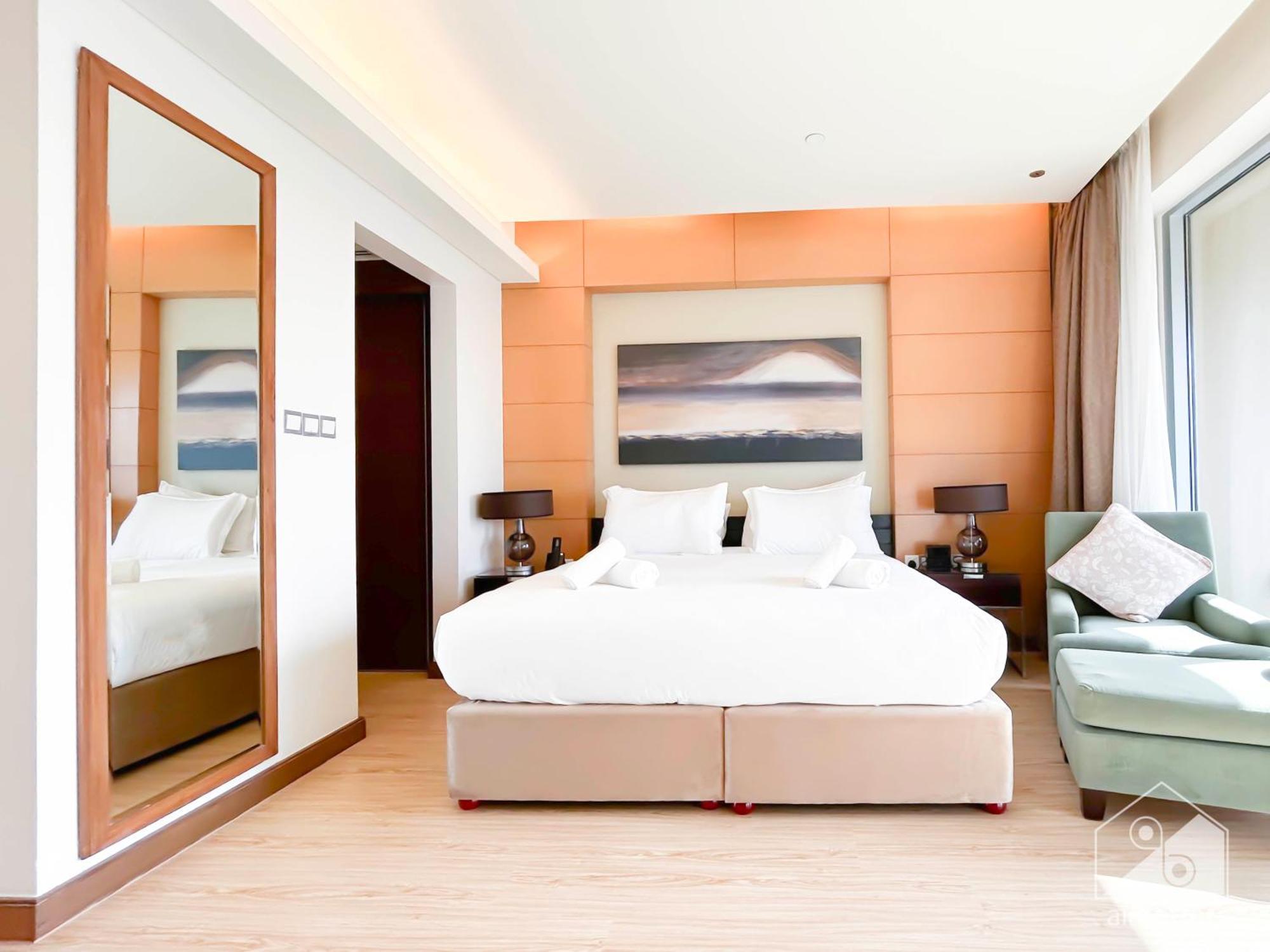 Mall Downtown Luxury With Balcony & View * Dubai