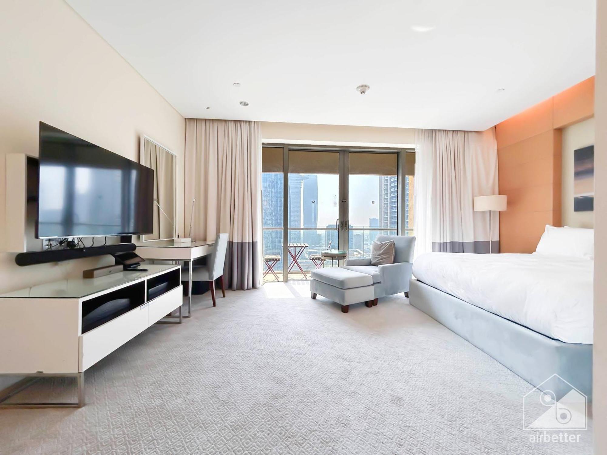 Mall Downtown Luxury With Balcony & View *