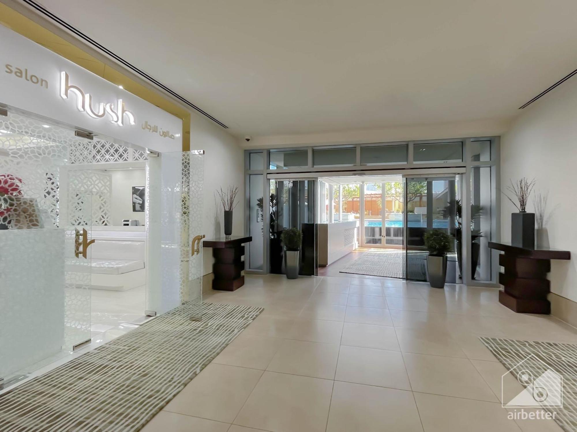 Mall Downtown Luxury With Balcony & View Apartment