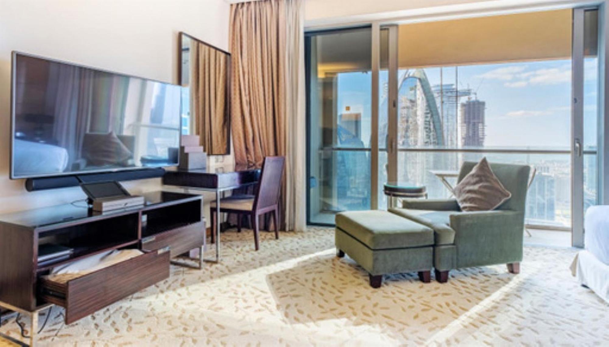 Apartment Mall Downtown Luxury With Balcony & View