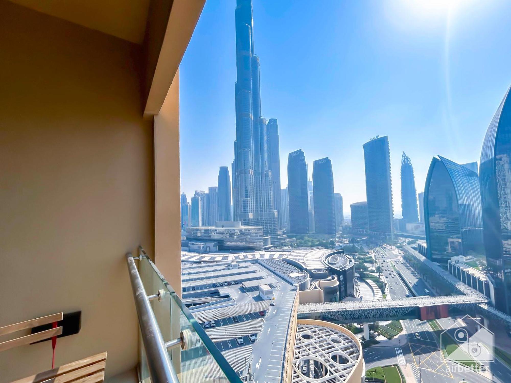 Apartment Mall Downtown Luxury With Balcony & View *