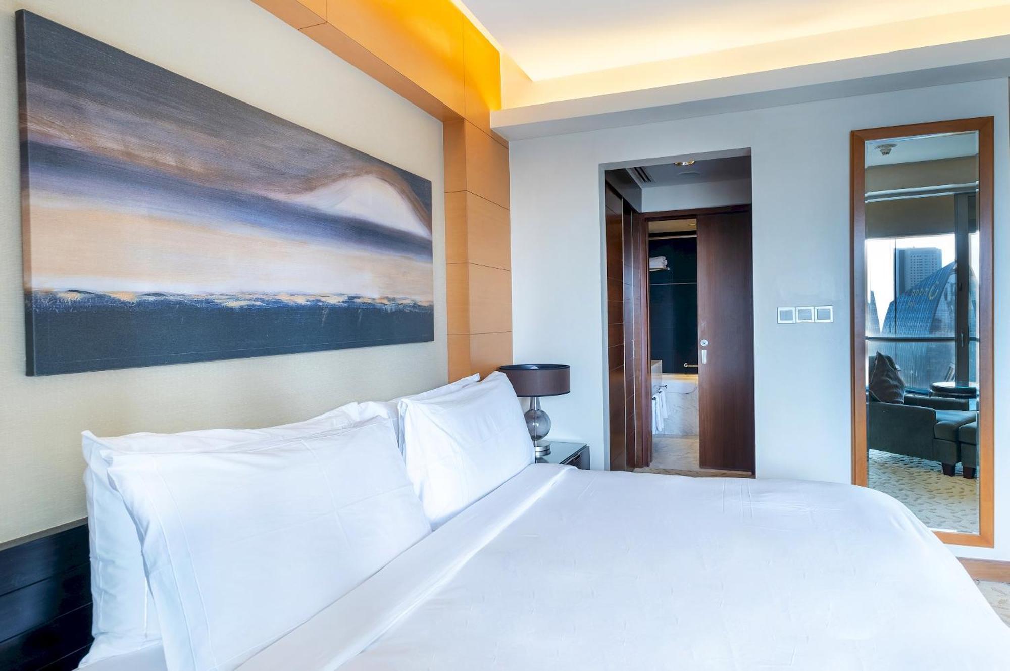 Mall Downtown Luxury With Balcony & View * Dubai