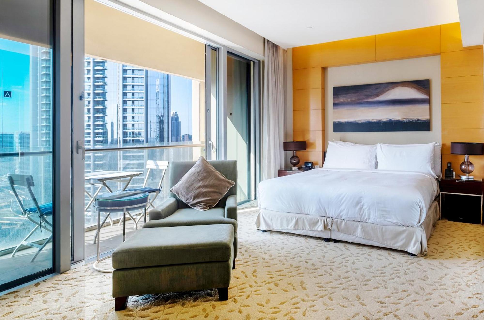 Mall Downtown Luxury With Balcony & View *