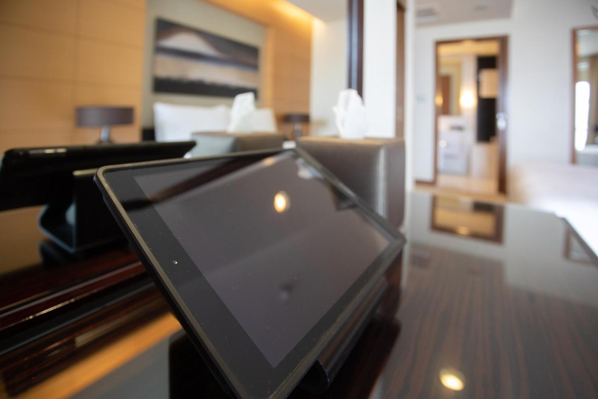 Mall Downtown Luxury With Balcony & View Apartment *