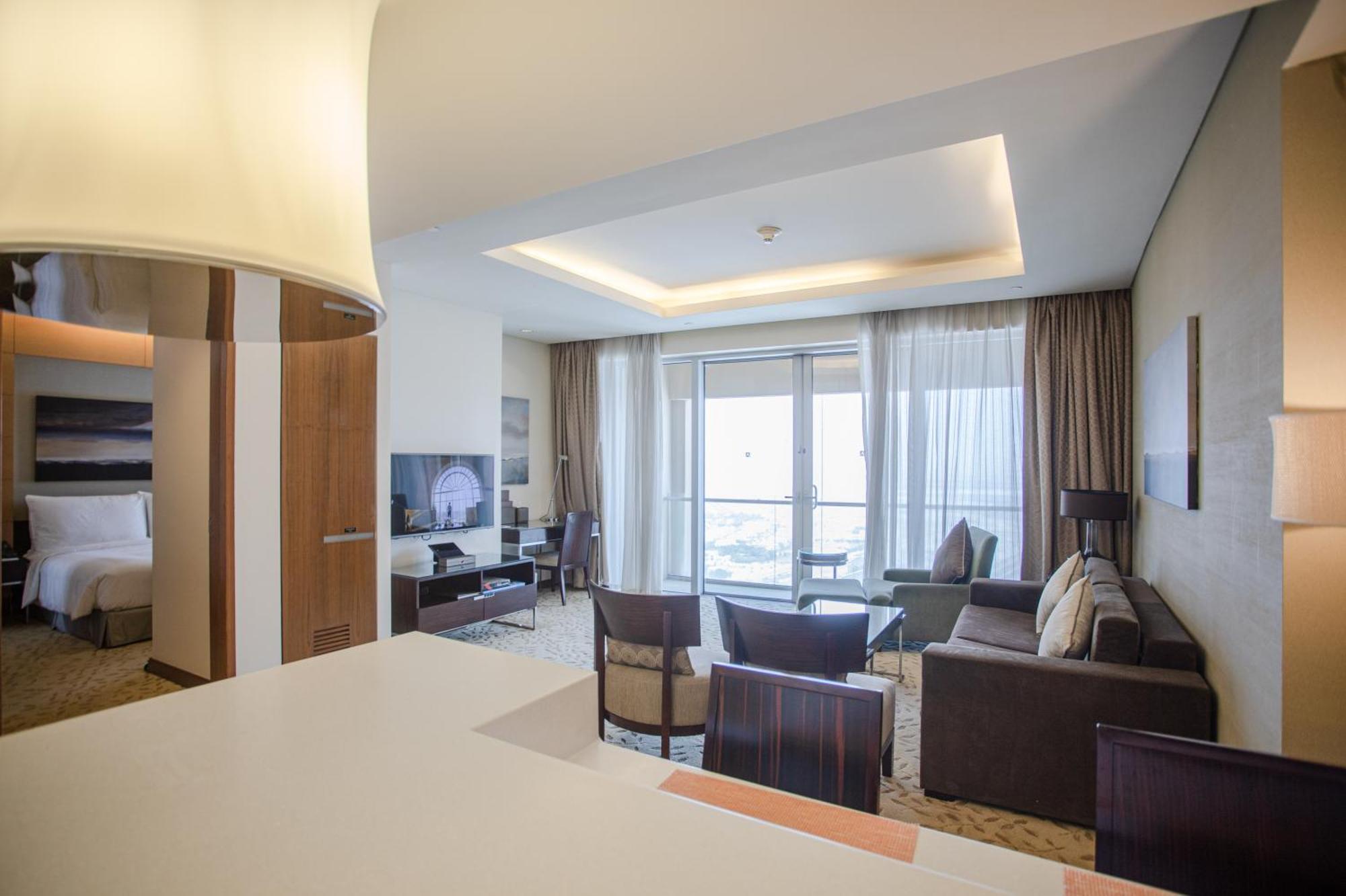 Mall Downtown Luxury With Balcony & View Apartment