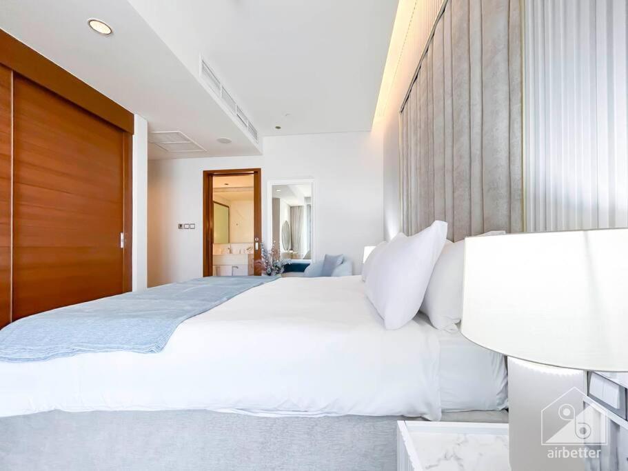 Mall Downtown Luxury With Balcony & View *