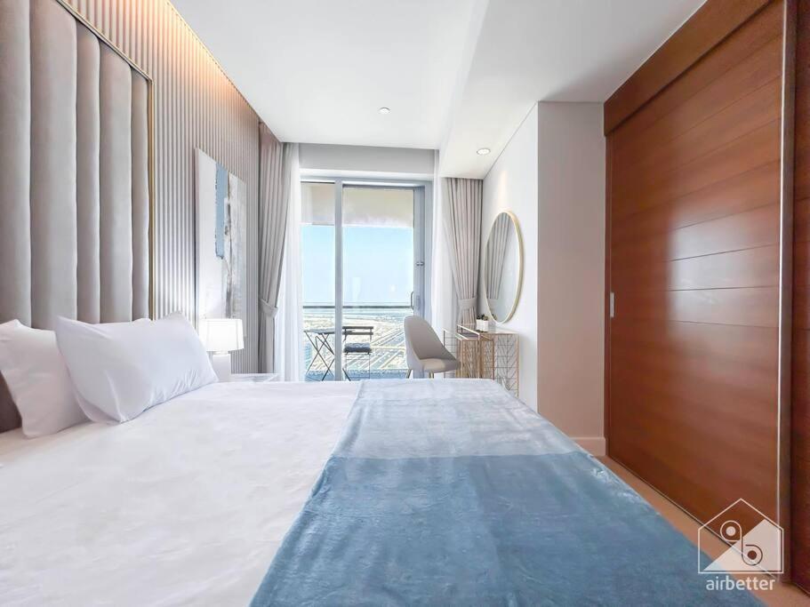 Apartment Mall Downtown Luxury With Balcony & View *