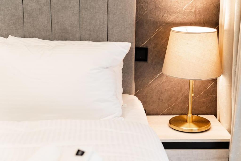 Quiet High-rise 1br - Free Baby Gear, Downtown Close Dubai