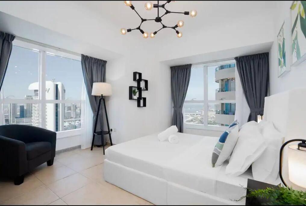 Majestic 2br-elitemarina-seaview Apartment