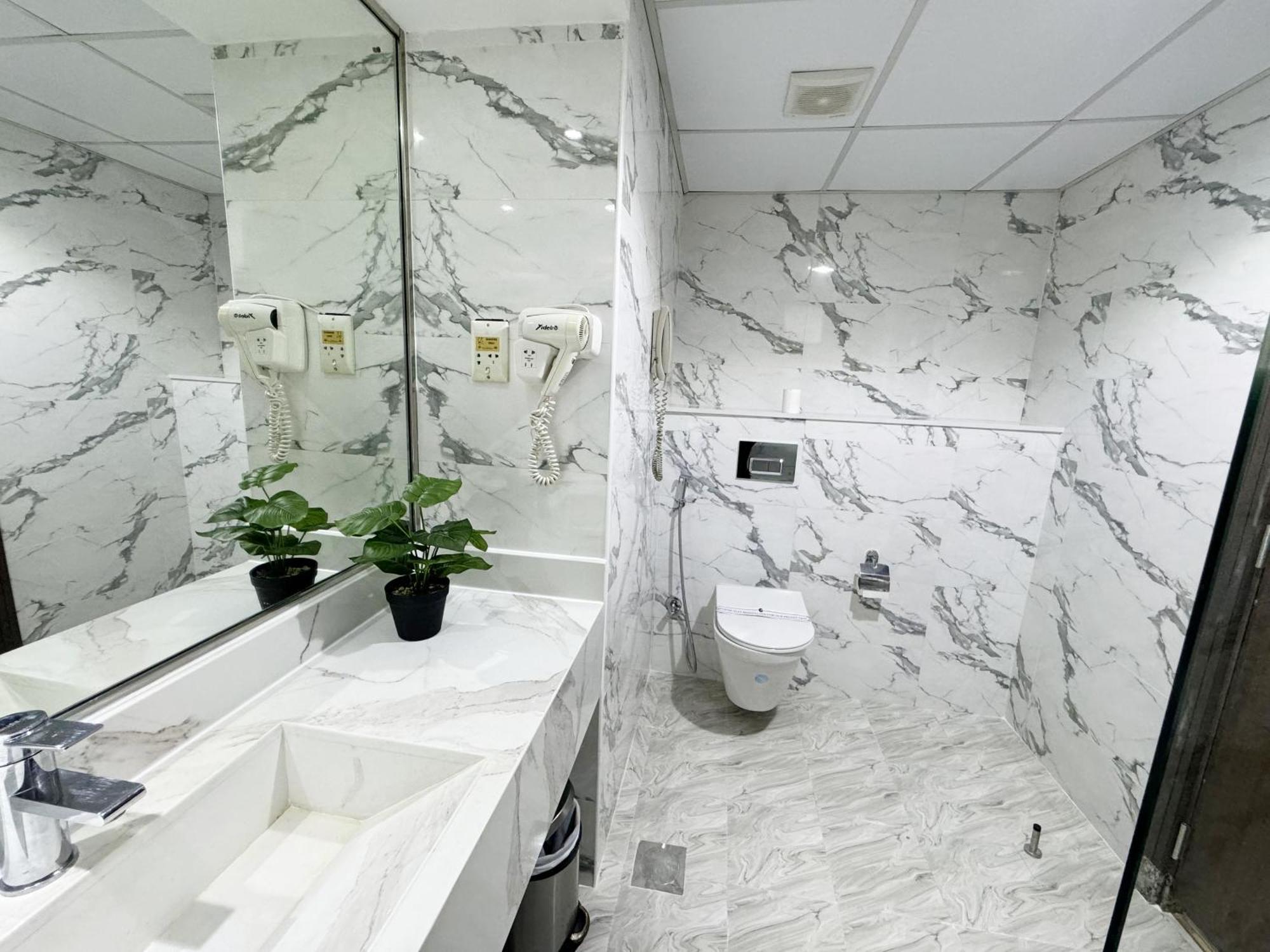 Hotel Fortune Plaza Hotel, Airport 3*