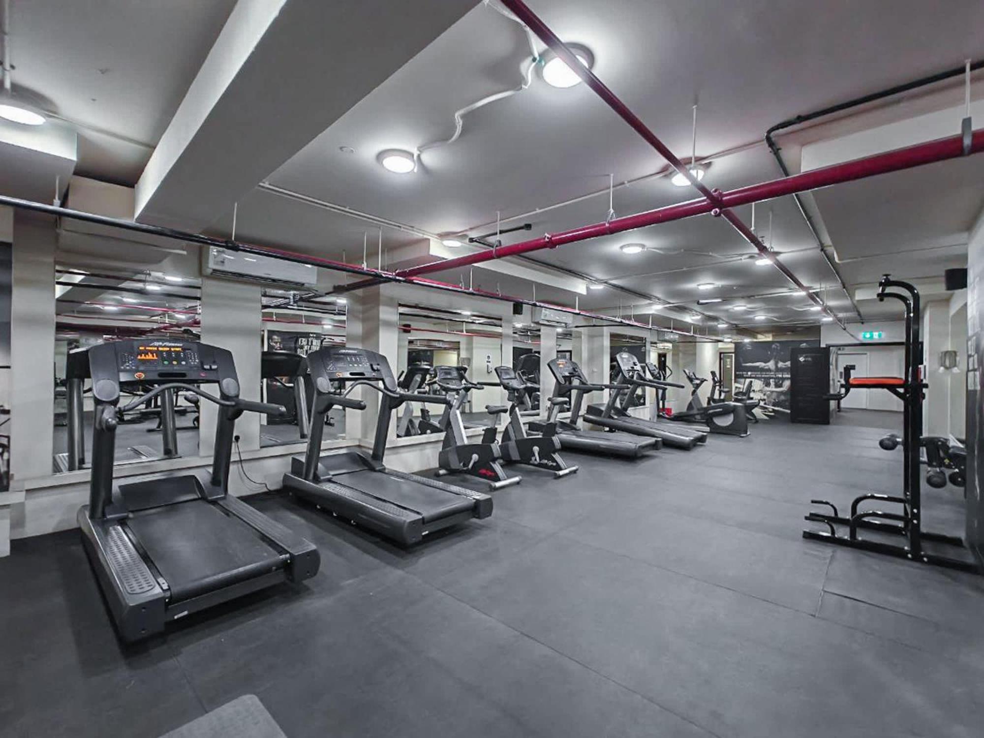 Apartment Glorious With Easy Access In Bay Square 9, Business Bay