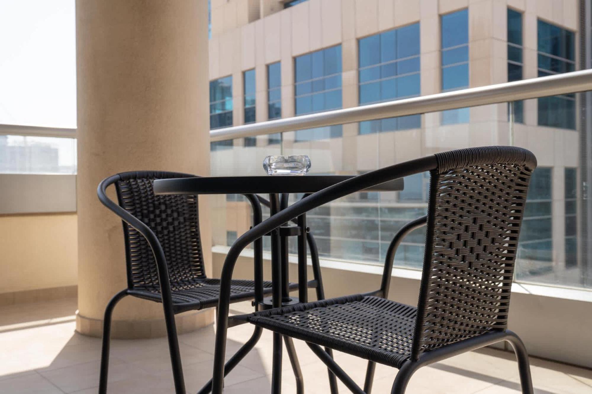 Apartment Glorious With Easy Access In Bay Square 9, Business Bay *