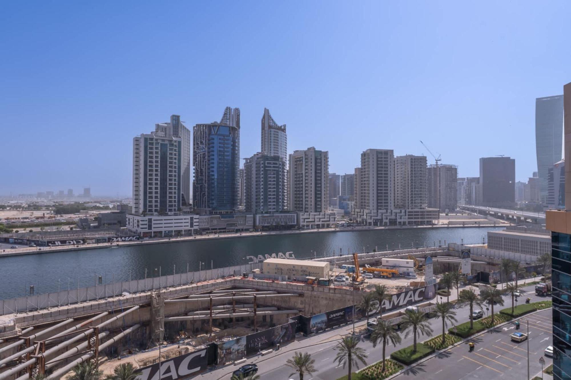 Apartment Glorious With Easy Access In Bay Square 9, Business Bay