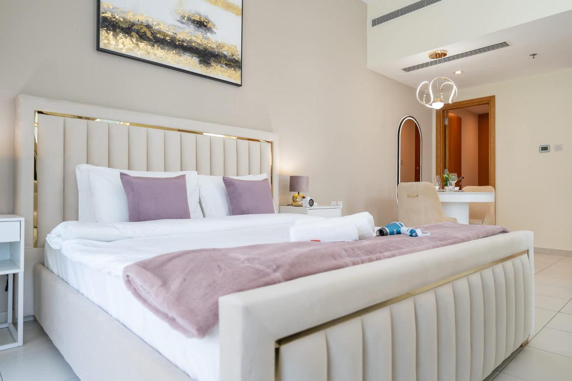 Apartment Glorious With Easy Access In Bay Square 9, Business Bay Dubai