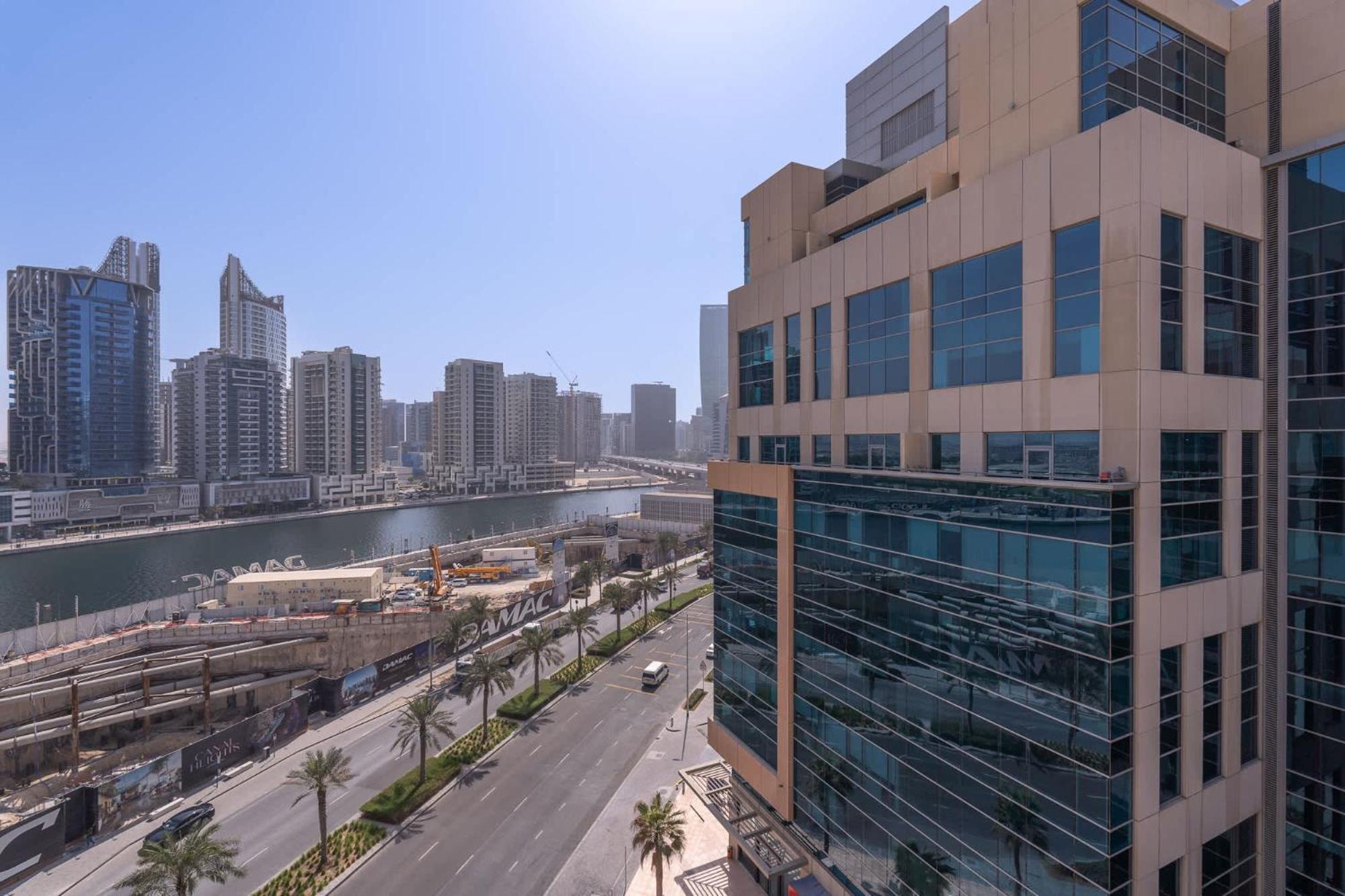 Apartment Glorious With Easy Access In Bay Square 9, Business Bay *