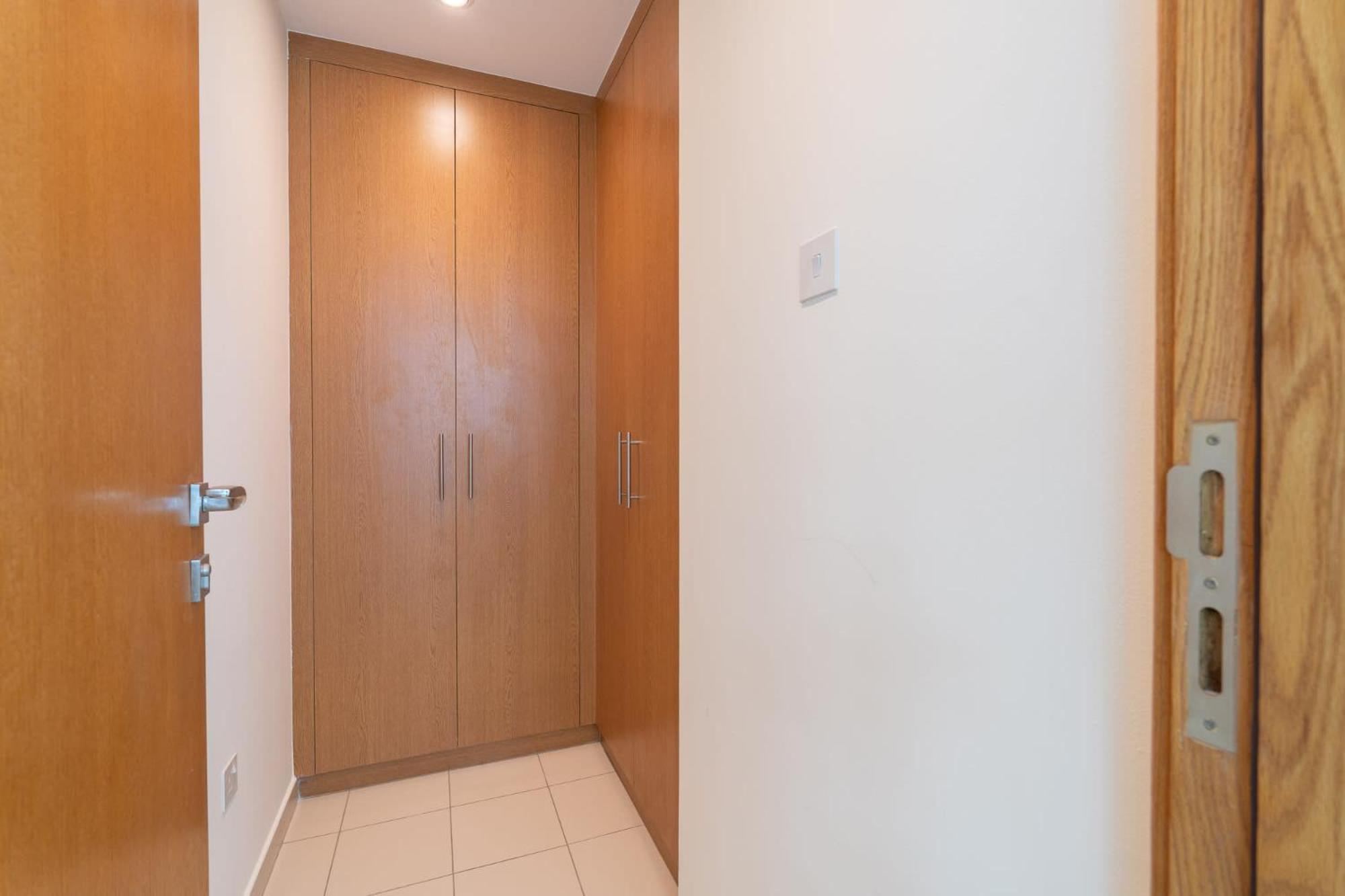 Glorious With Easy Access In Bay Square 9, Business Bay Apartment *