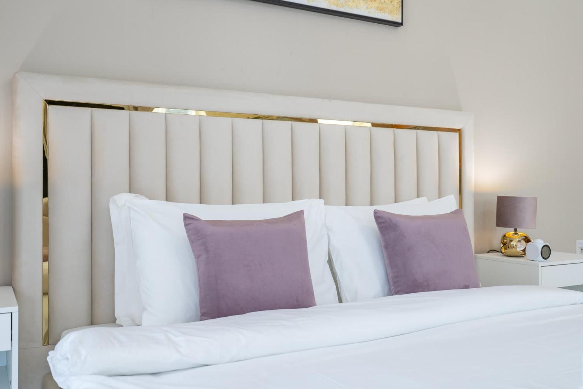 Glorious With Easy Access In Bay Square 9, Business Bay *