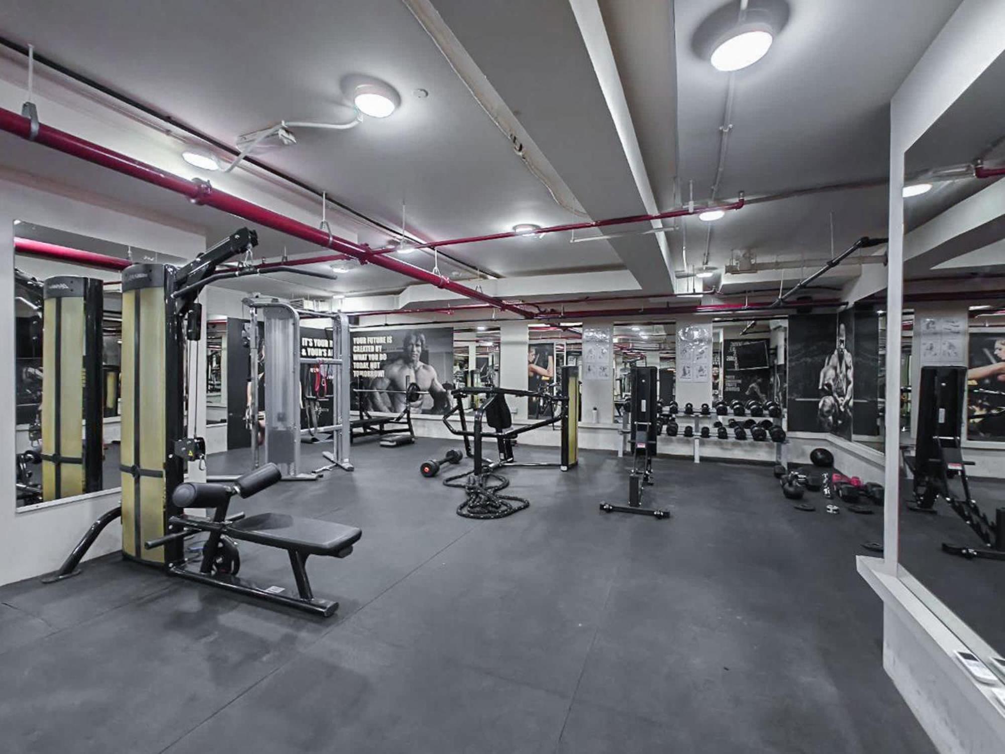 Glorious With Easy Access In Bay Square 9, Business Bay Dubai