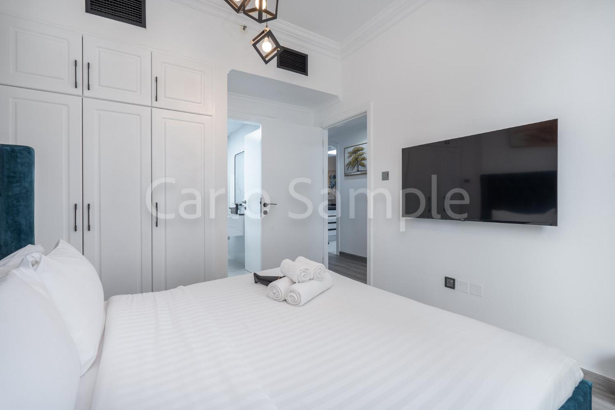 Apartment Tudors One Marina View Rooftop Pool Four Beds