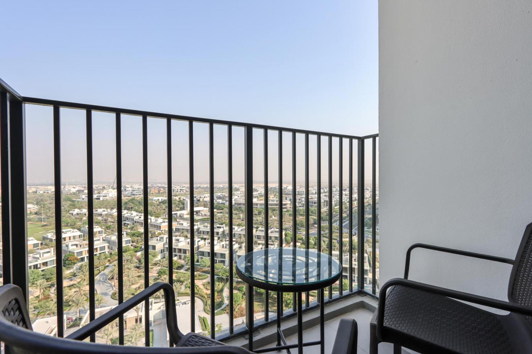 Livbnb - 2b In Heart Of , Hills Apartment