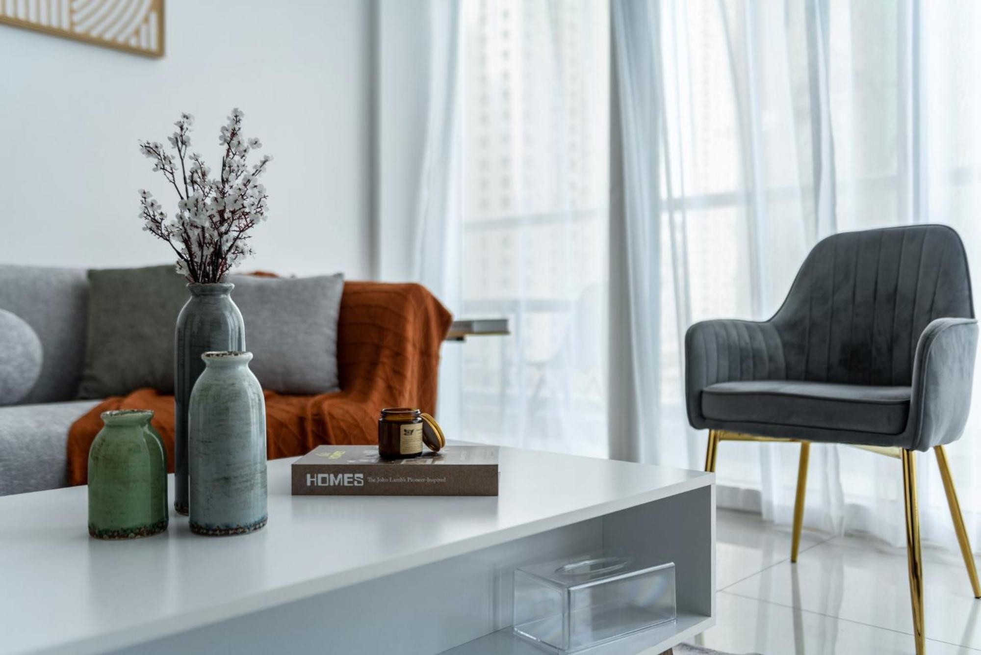 Shoresinn - Chic Waterfront Living In Marina Apartment Dubai