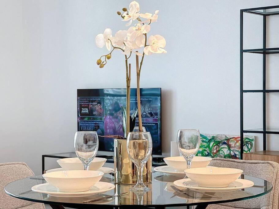 La Vie Jbr Gorgeous One Bedroom Access Panoramic Pool Apartment Dubai