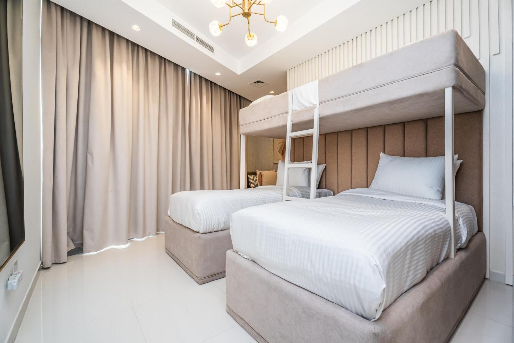 Luxury 2br Paramount Midtown Infinity Pool Business Bay Apartment Dubai