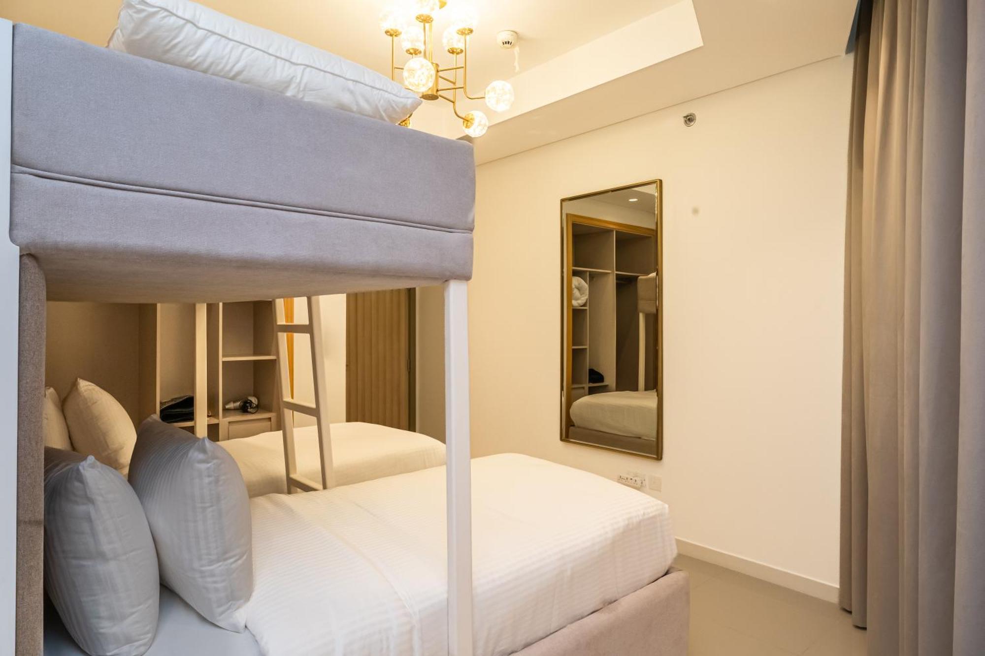 Luxury 2br Paramount Midtown Infinity Pool Business Bay *