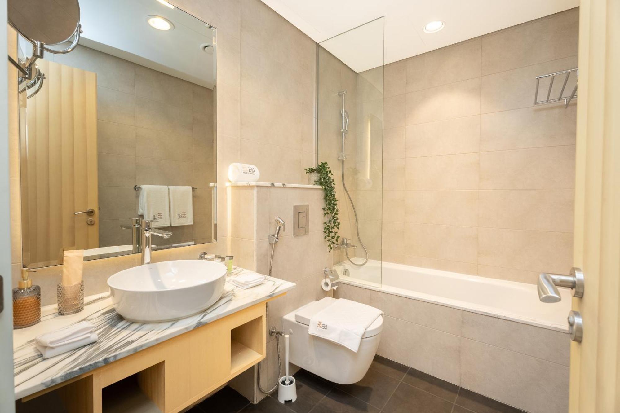 Apartment Luxury 2br Paramount Midtown Infinity Pool Business Bay