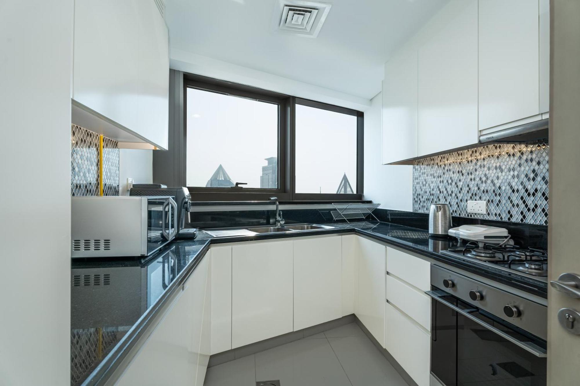 Luxury 2br Paramount Midtown Infinity Pool Business Bay *