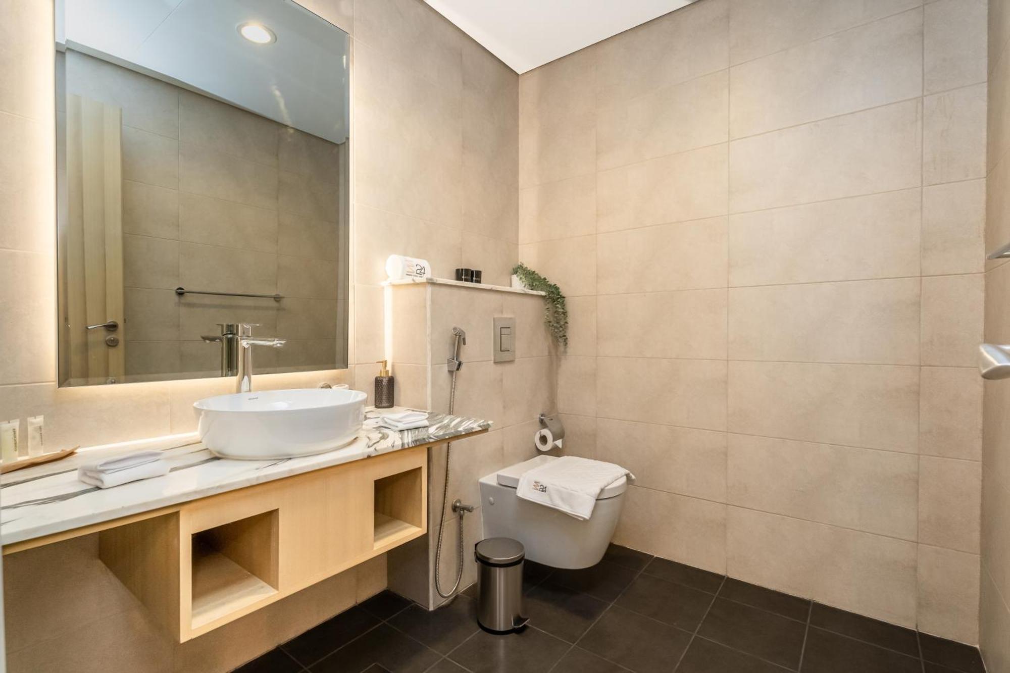 Luxury 2br Paramount Midtown Infinity Pool Business Bay * Dubai