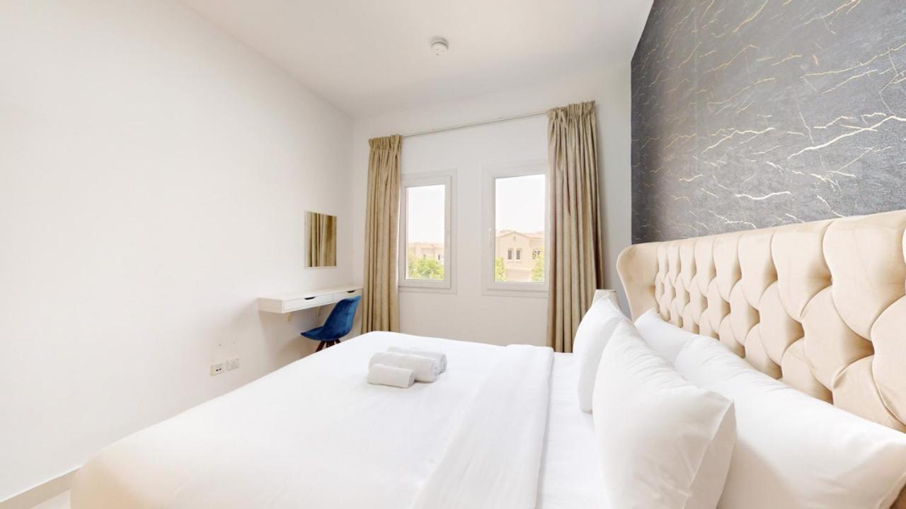 Bella Casa Serena - Serene Four Bedroom Holiday home Dubai
